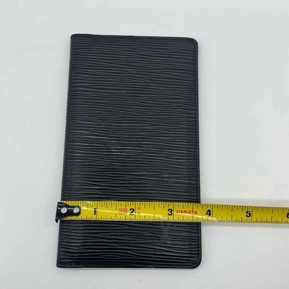 Louis Vuitton Epi Wallet - Picture 10 of 11